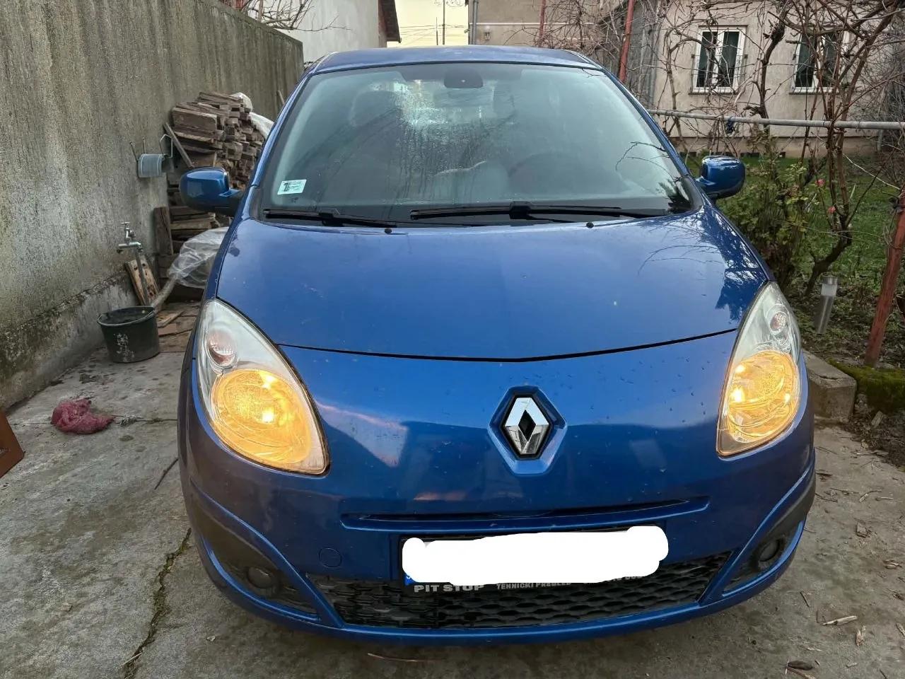 Renault Twingo 1.2 бензин 2011 года