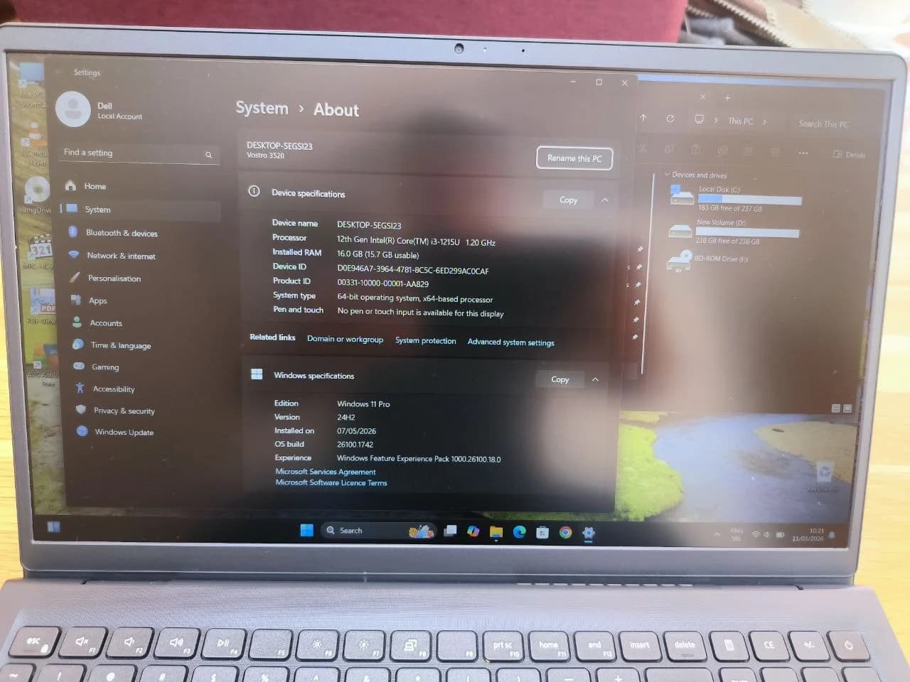 Dell Vostro 3520 i3 16GB 512SSD