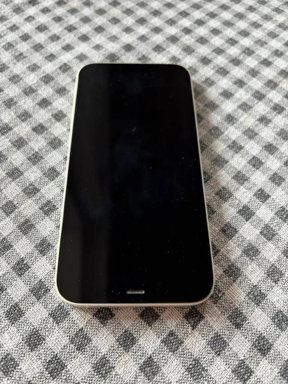 IPhone 12 128 ГБ хорошее состояние Белград
