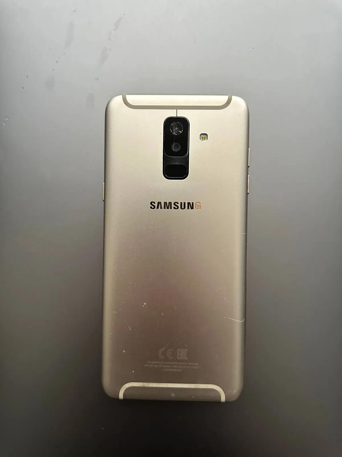 Samsung и iPhone 8 Белград