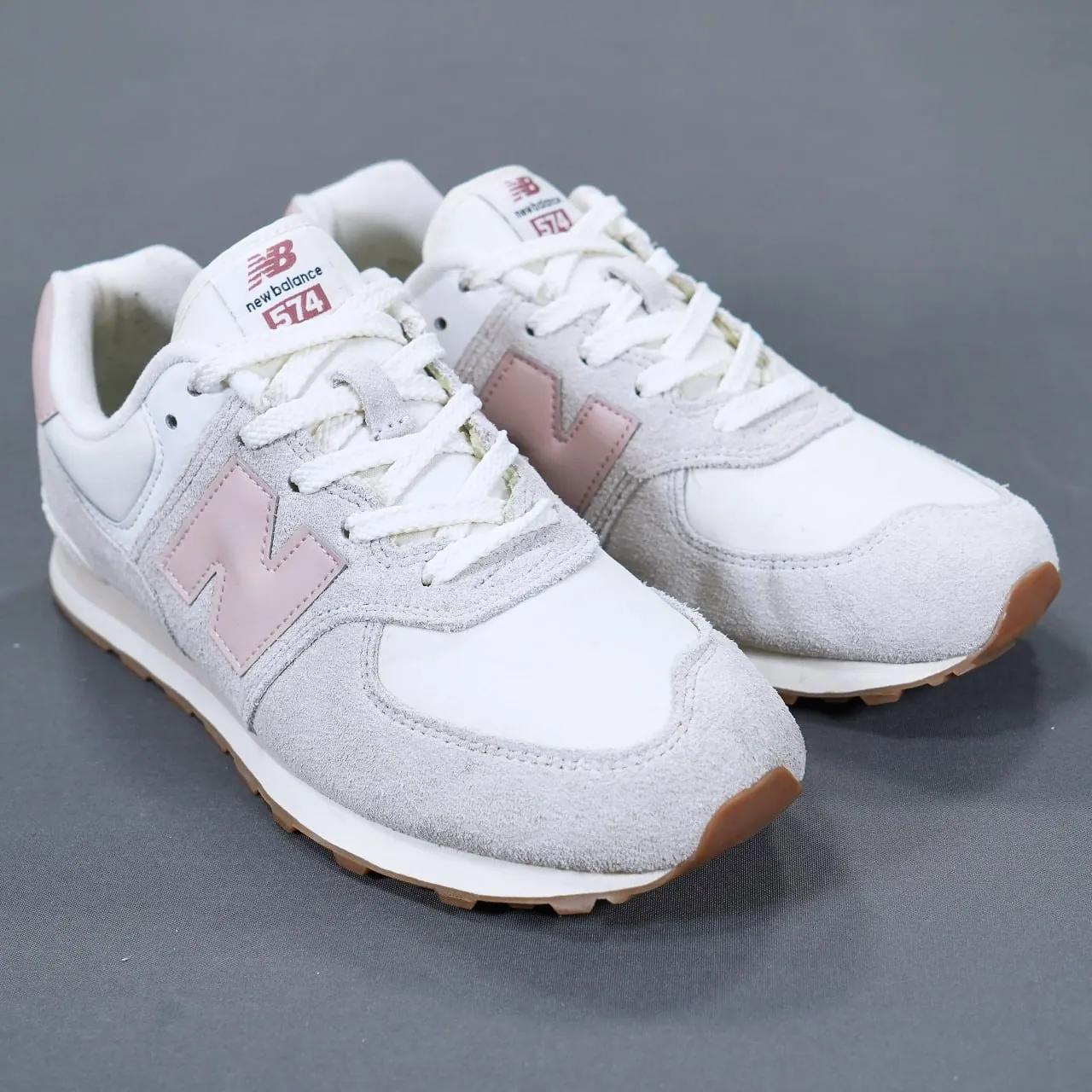 Кроссовки New Balance 574 бело-серые с розовым размер 38.5