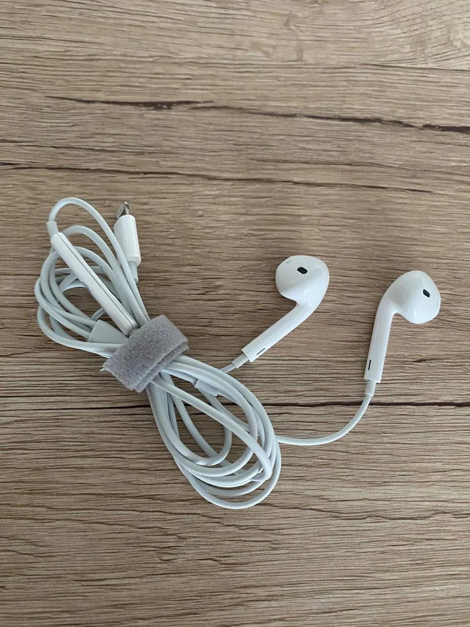 Наушники Apple EarPods Lightning новые