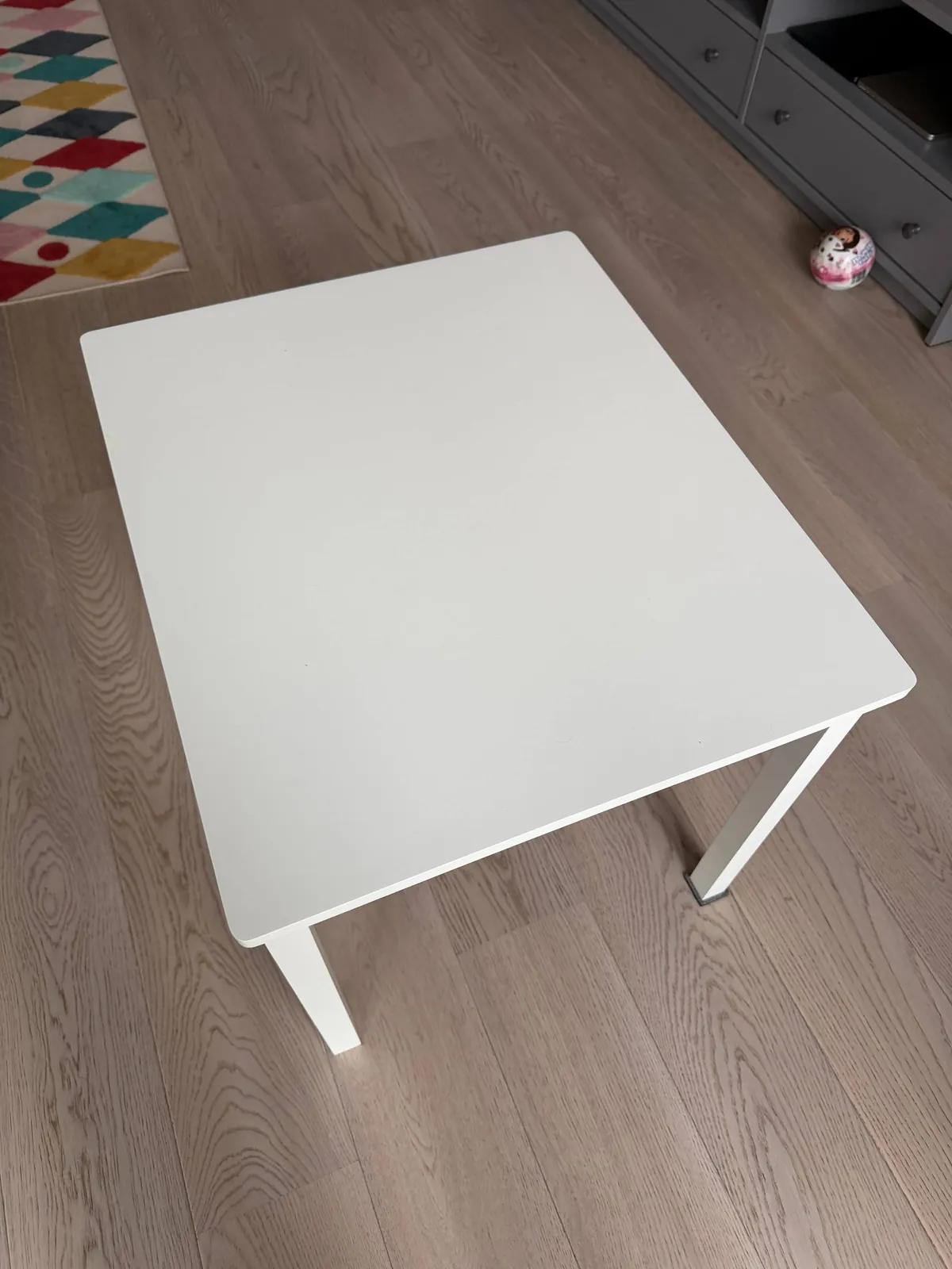 Стол IKEA Kritter компактный Белград Waterfront