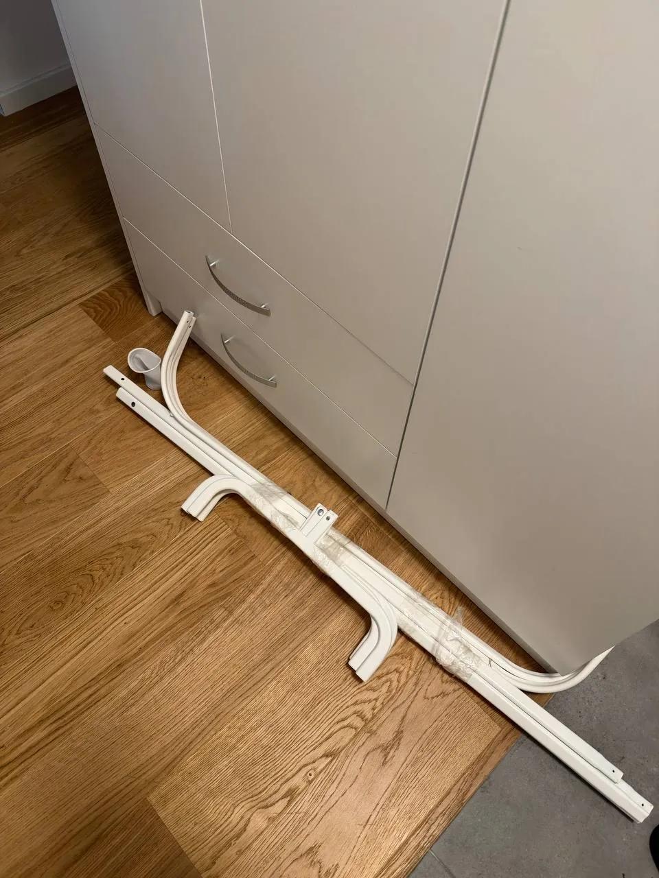 Два рейла IKEA для одежды