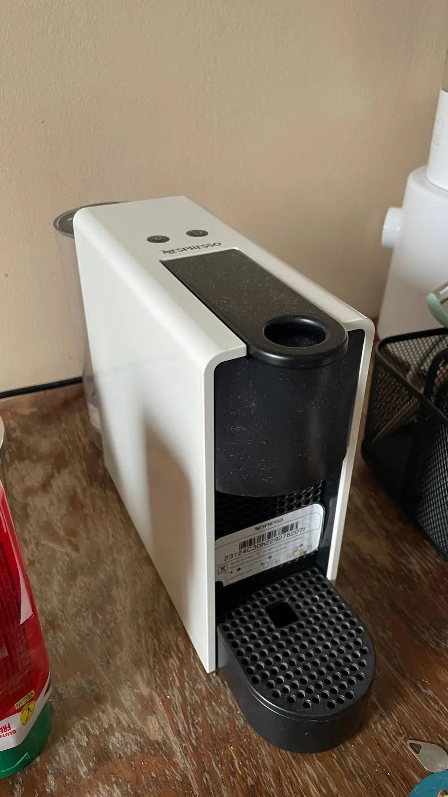 Кофемашина Nespresso Essenza Mini C30 белая
