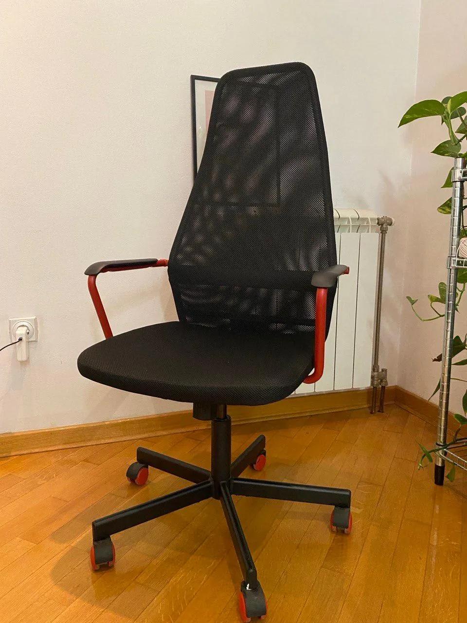 Игровое кресло IKEA HUVUDSPELARE Червени Крст