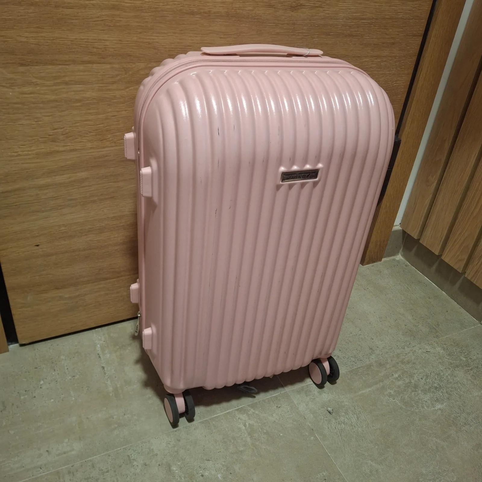 Чемодан 65×42×26 см с колёсиками Нови-Сад