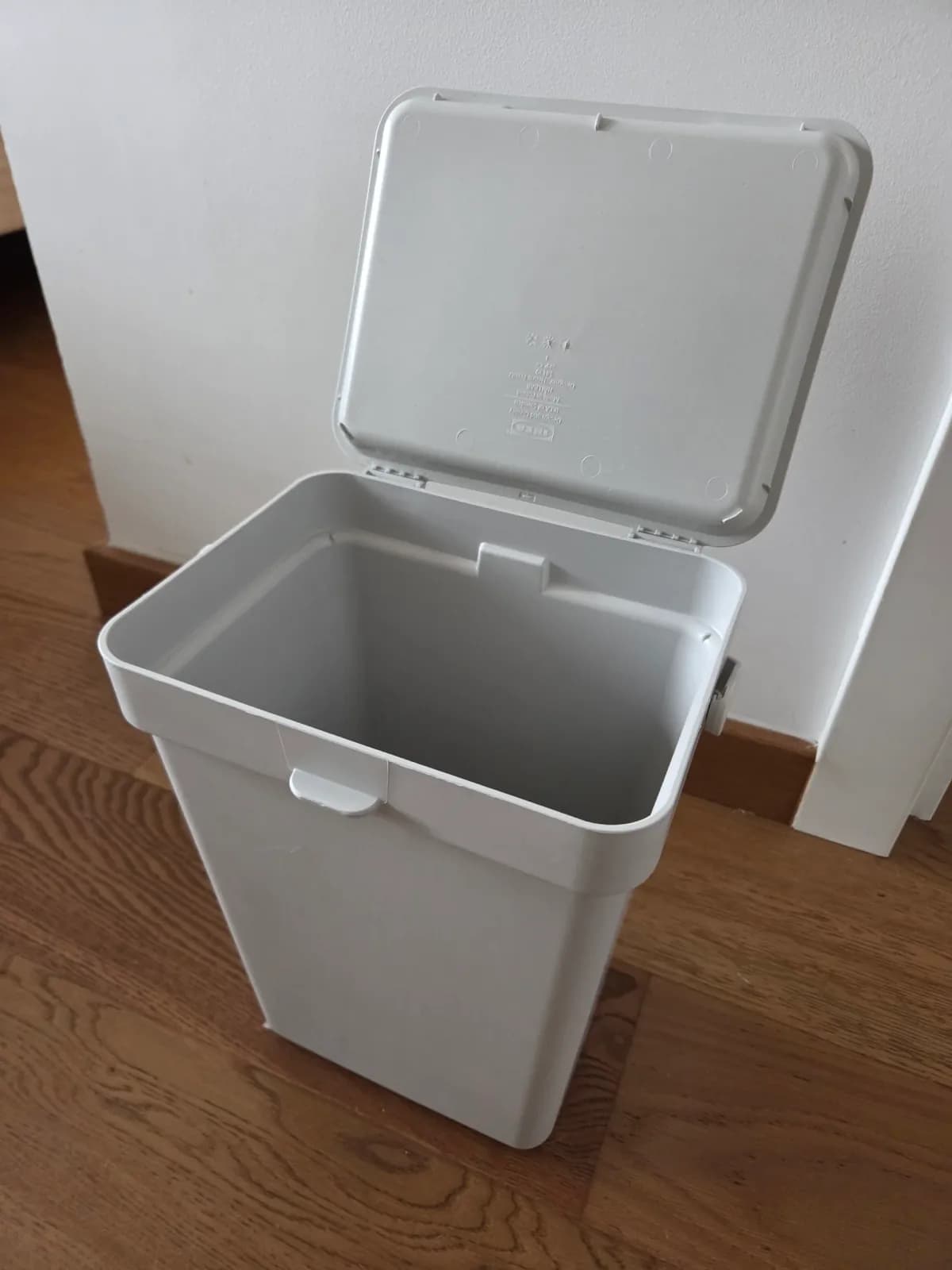 Ведро ИКЕА с крышкой 10L