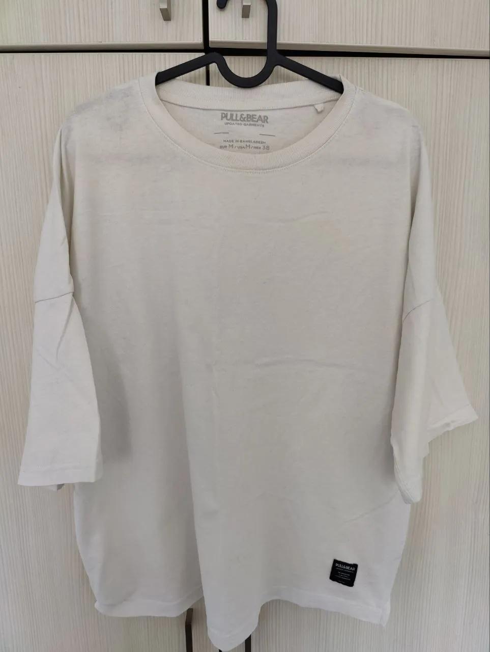 Футболка Pull and Bear белая размер M