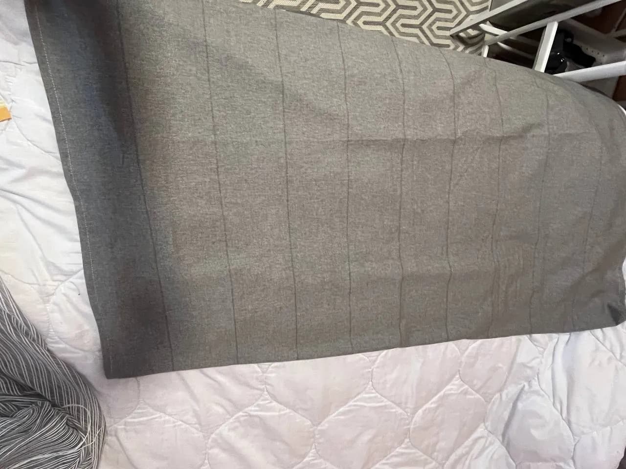 Шторы IKEA матрас стол на колёсиках