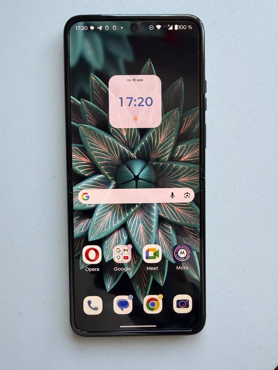 Motorola Razr 40 Ultra раскладушка