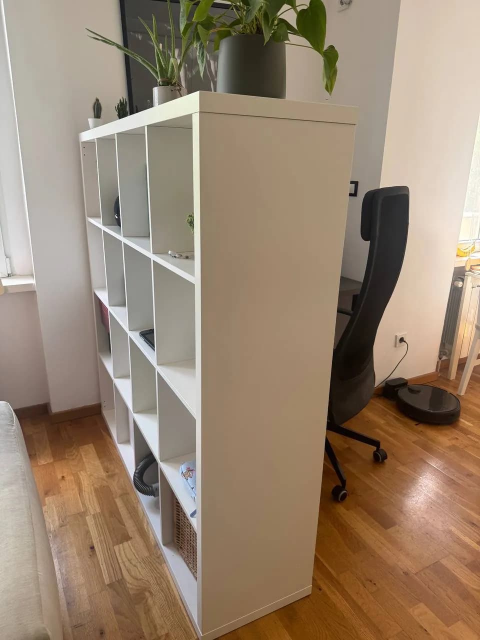 Стеллаж IKEA 147x147 и вешалка Sinsay