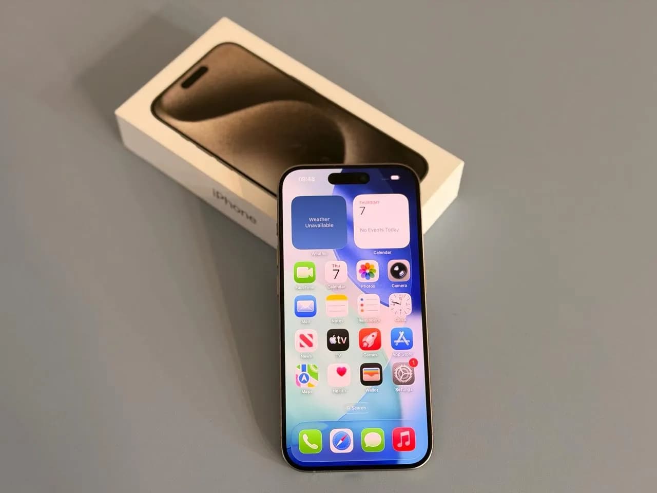 iPhone 15 Pro и объектив Samyang 45mm Sony E
