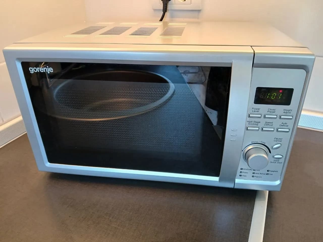 Микроволновая печь Gorenje рабочая