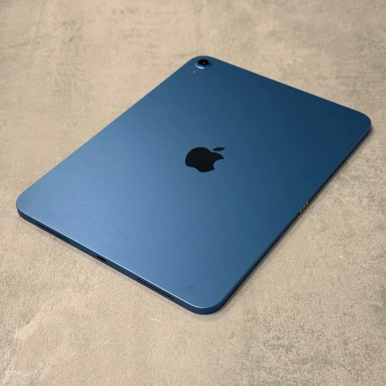 iPad 11 A16 128GB почти новый 300€