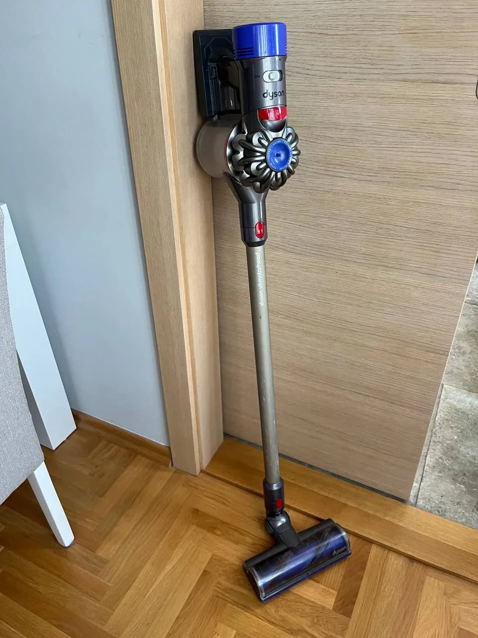 Пылесос беспроводной Dyson V8