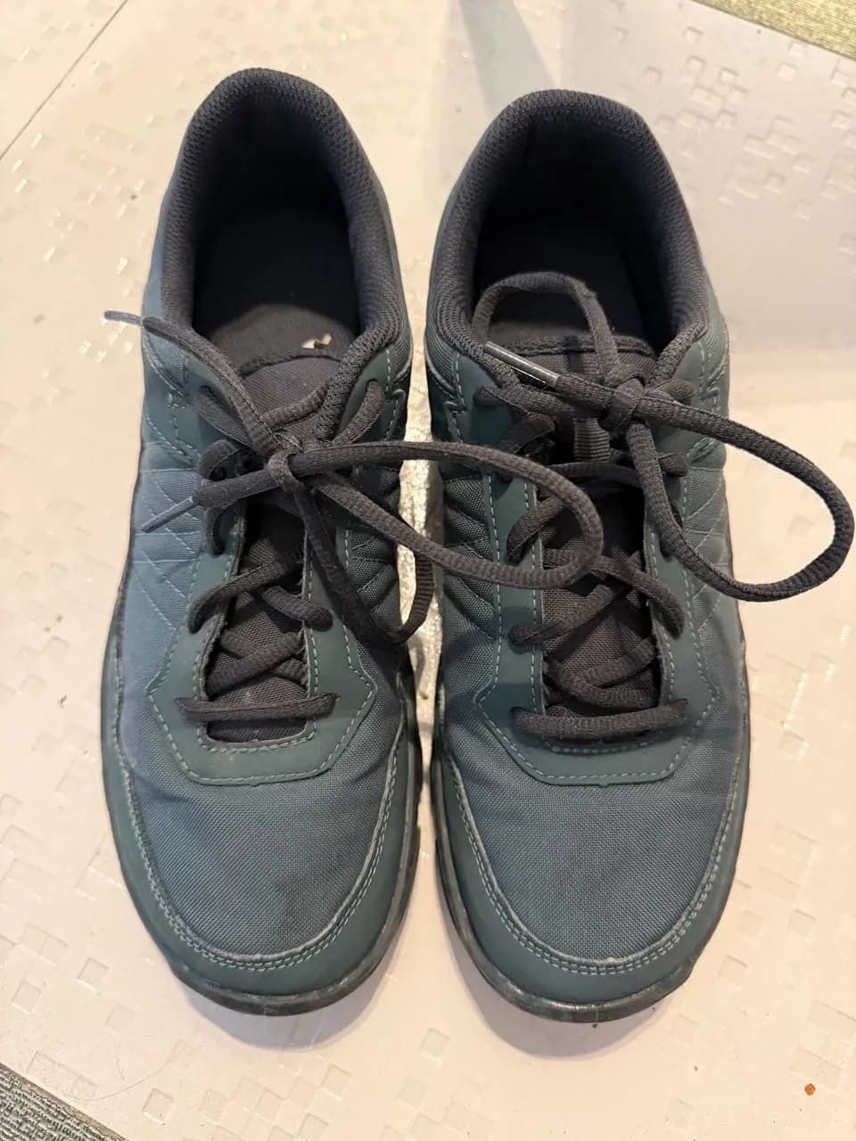 Кроссовки Decathlon и Adidas Cloudfoam
