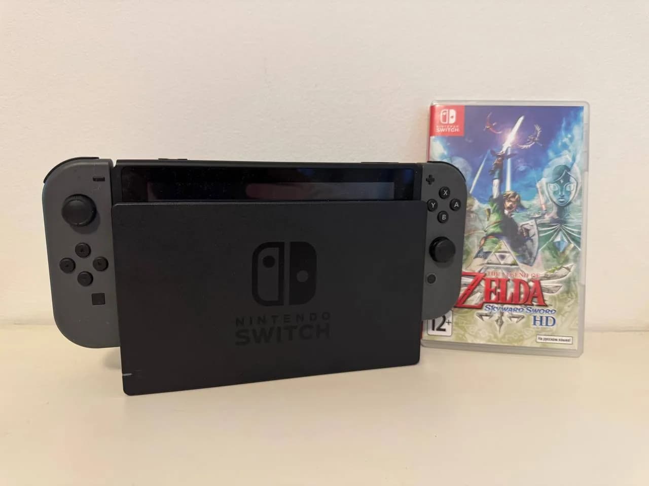 Nintendo Switch первая версия с Zelda