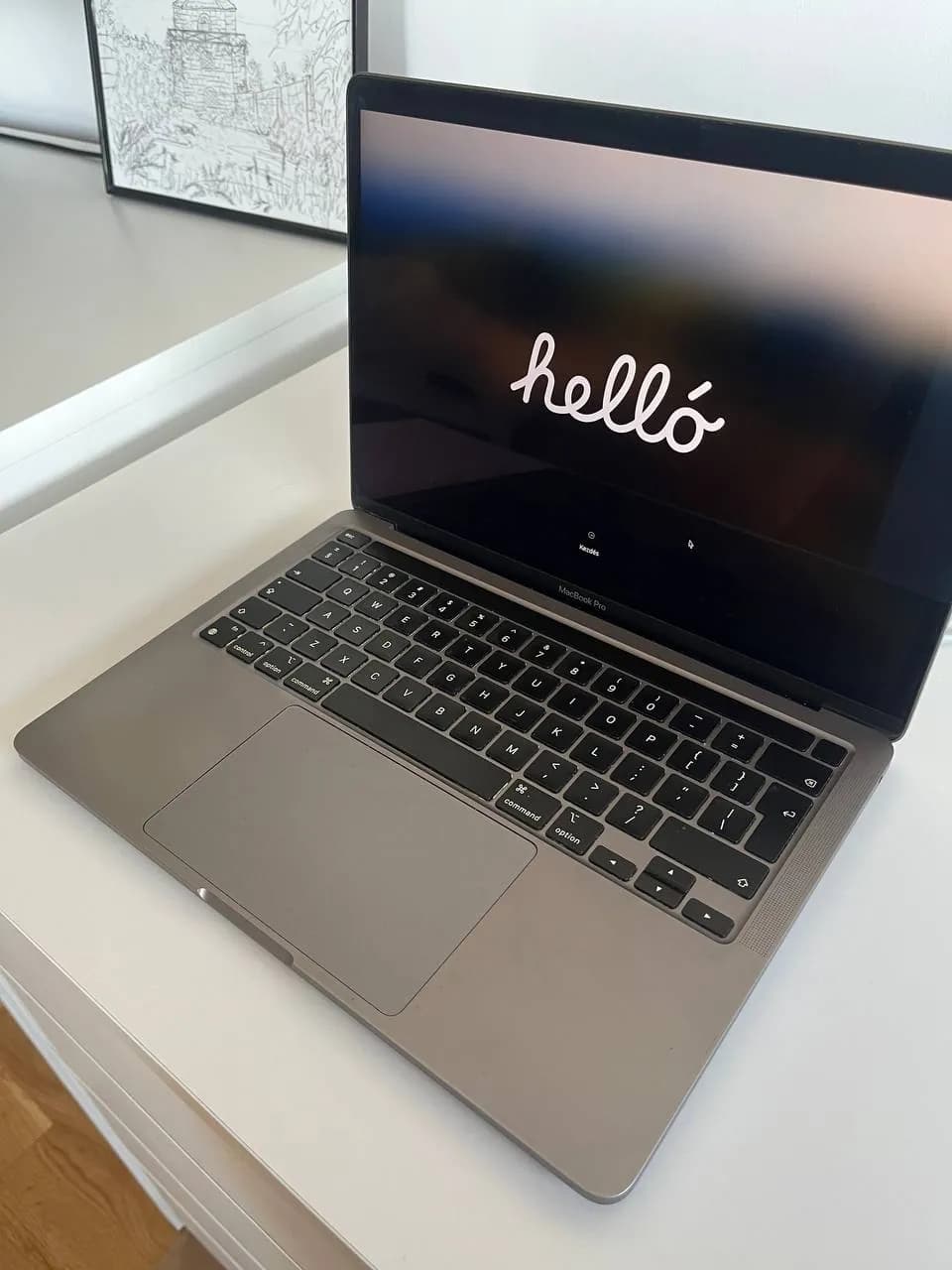 MacBook Pro 13 M1 8GB аккумулятор 83%