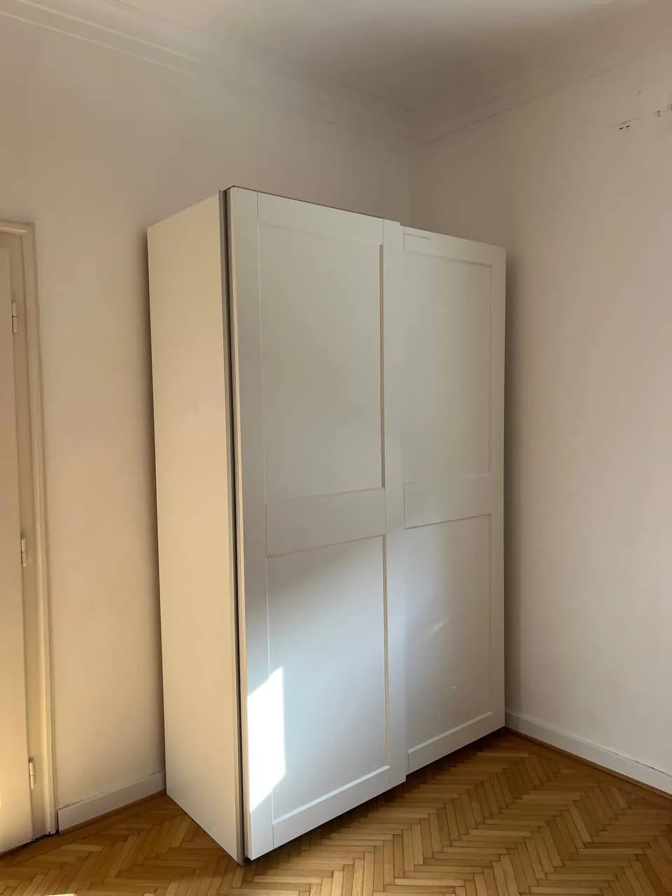 Шкаф IKEA PAX Кумодраж 32000 дин