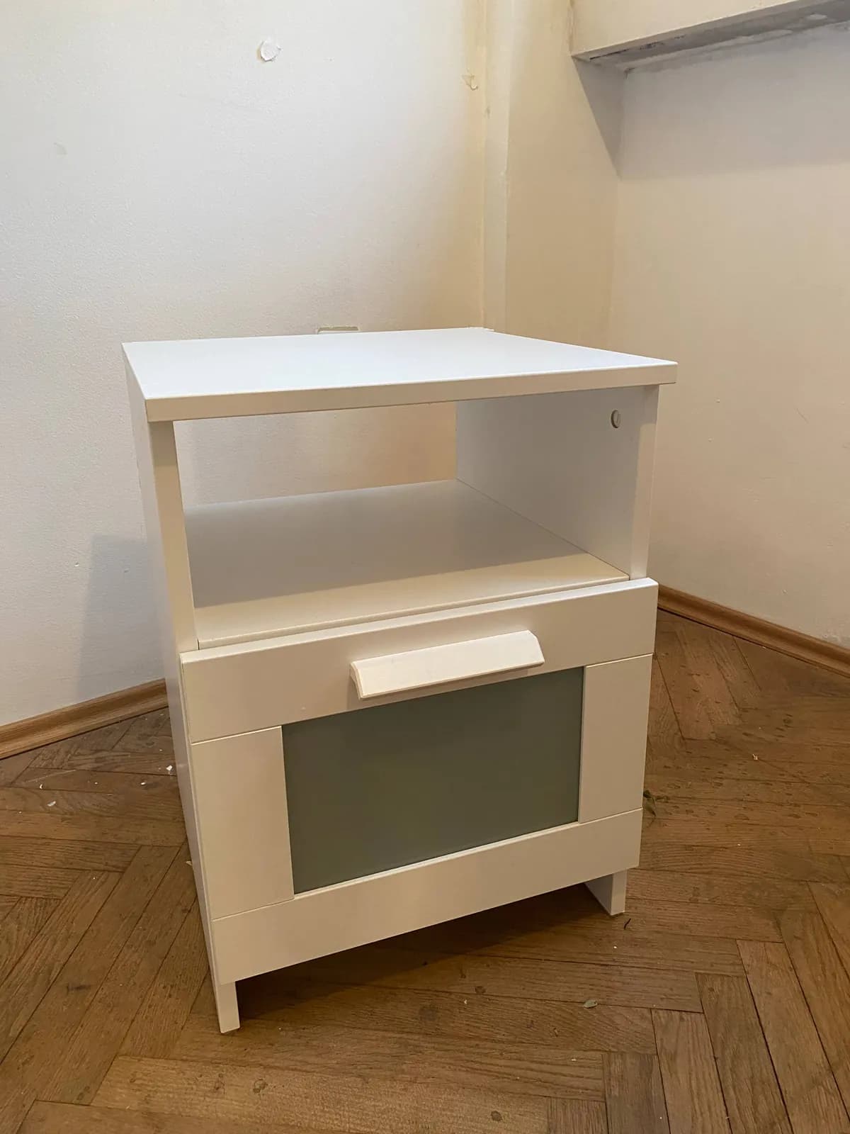 Прикроватная тумба IKEA BRIMNES отличное состояние