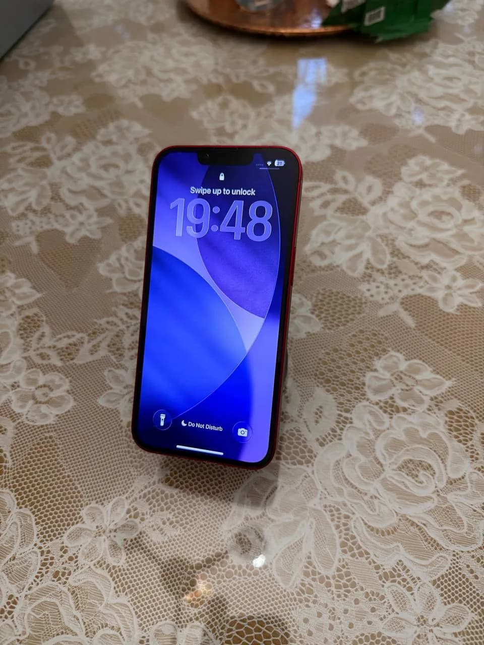iPhone 13 Product Red 128GB аккумулятор 81 процент