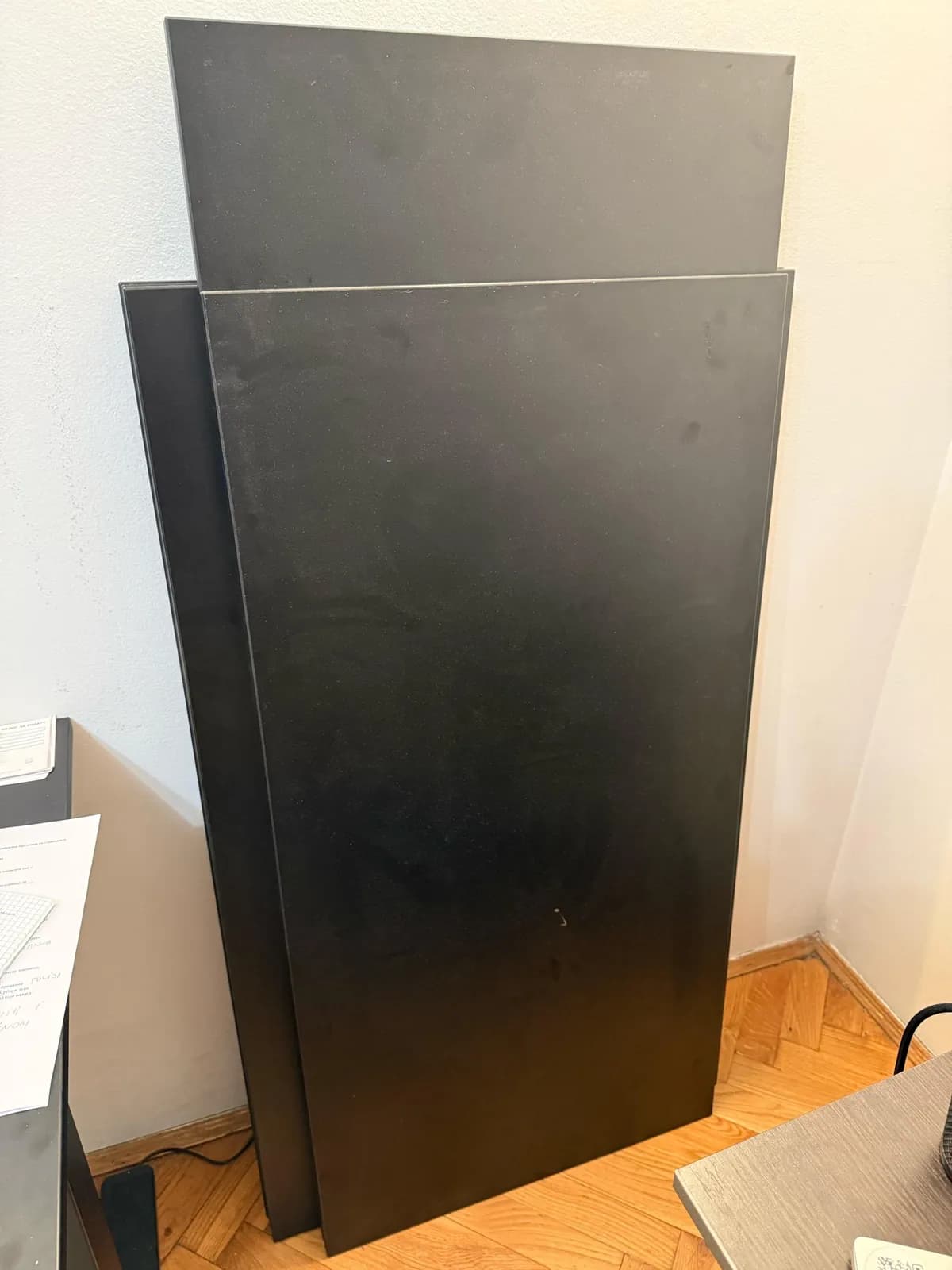 Столешницы EGGER 120x60 и 120x70 и держатель кабеля