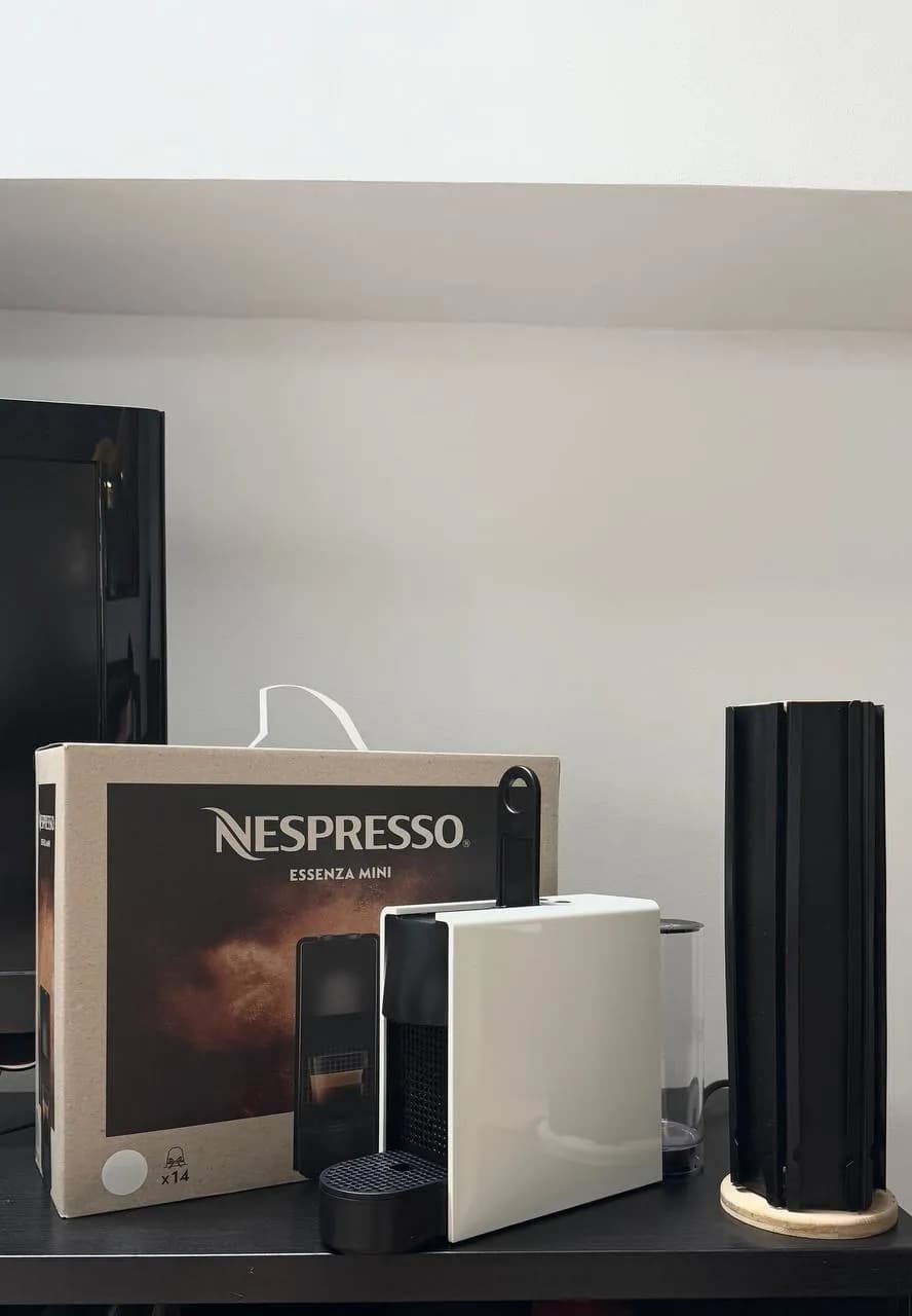 Кофемашина Nespresso Essenza Mini