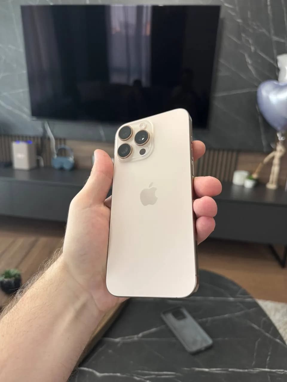 iPhone 16 Pro Max 1 ТБ Desert Titanium