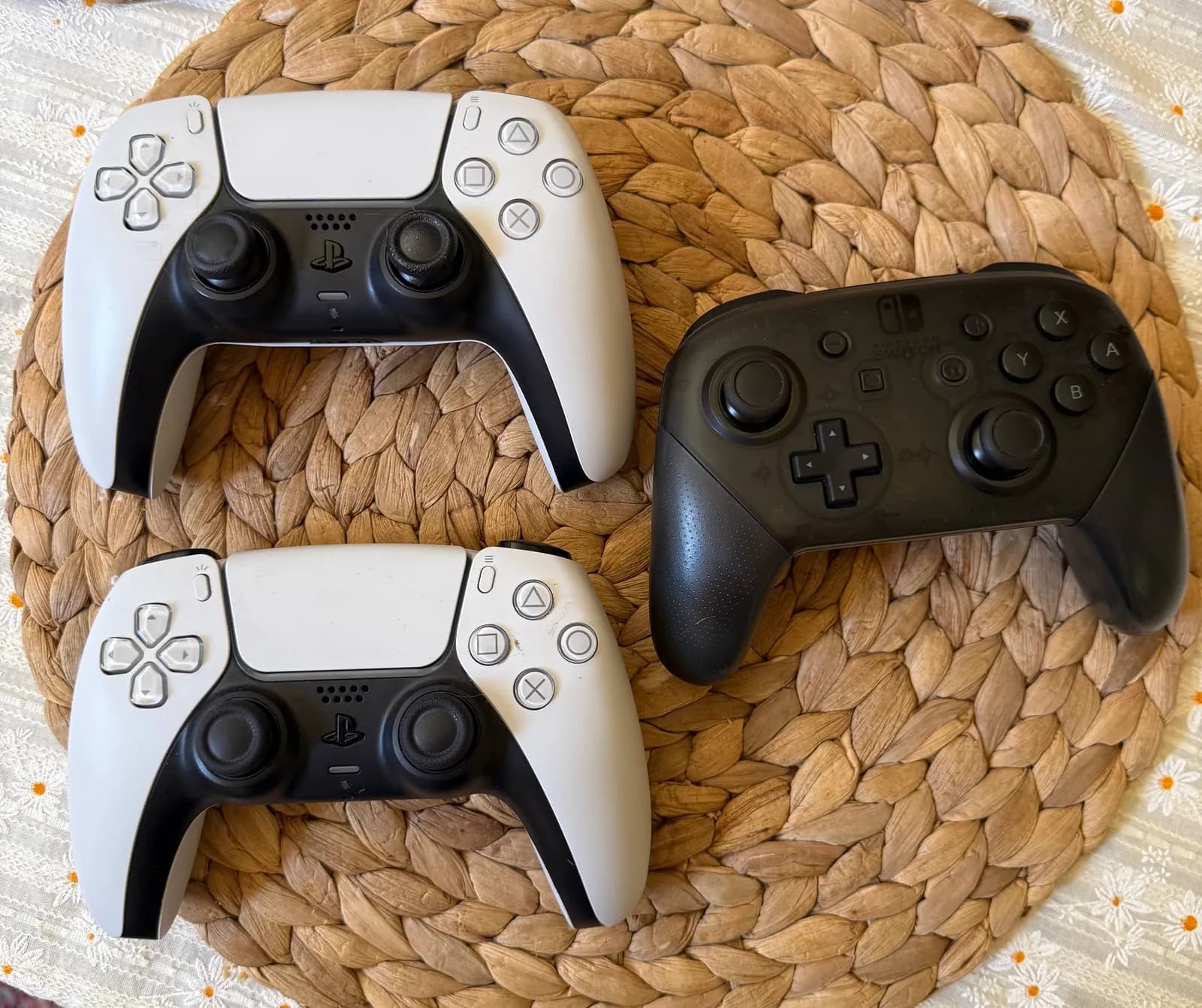 Геймпады DualSense и Switch Pro под восстановление