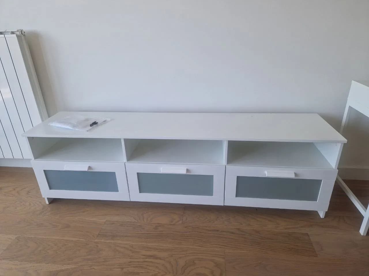 Стеллаж под телевизор IKEA
