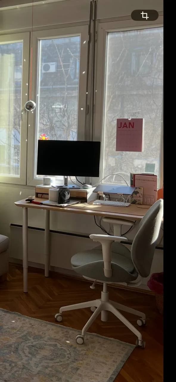 Рабочий стол и кресло IKEA