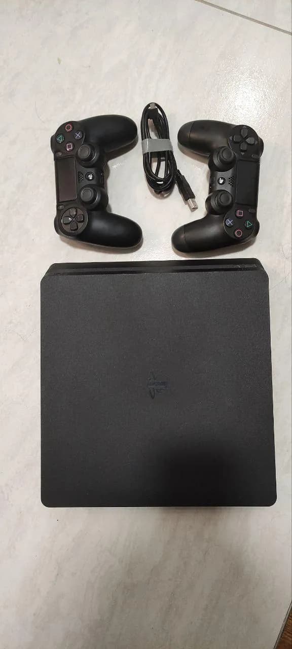 PlayStation 4 Slim 1TB CUH-2208B