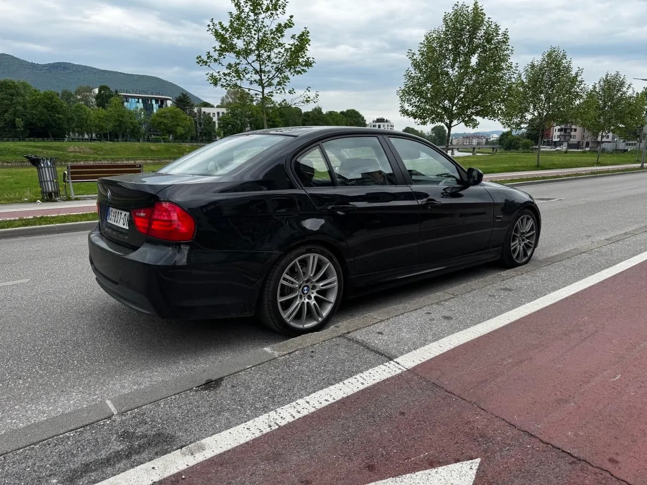 BMW 318d E90 LCI M-Packet 2011 АКПП