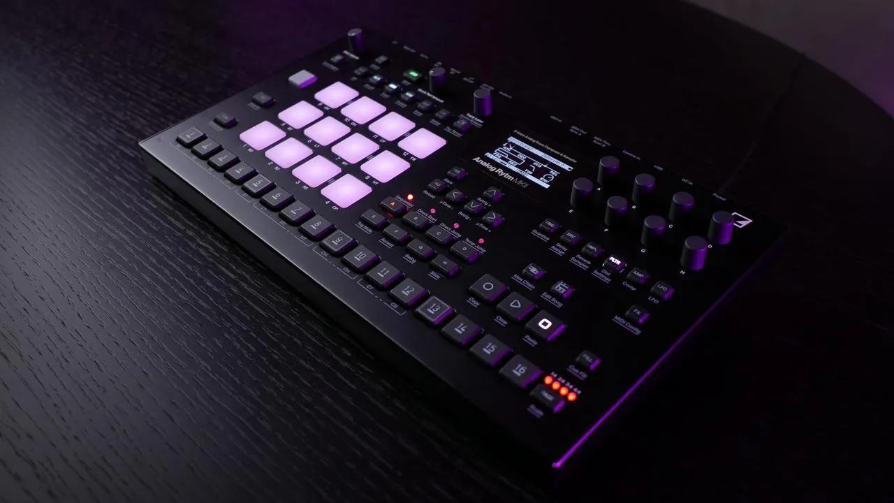 Синтезатор драм-машина сэмплер Elektron