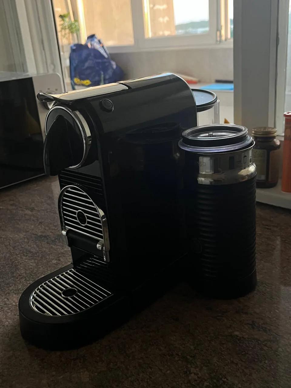Кофемашина Nespresso Citiz с капучинатором