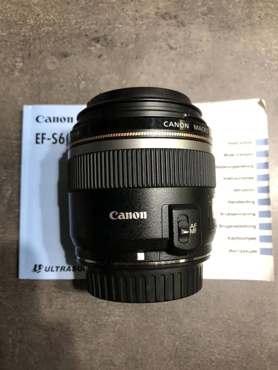 Объектив Canon EF-S 60mm f/2.8 Macro USM