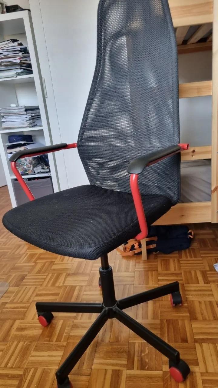 Геймерское кресло IKEA HUVUDSPELARE