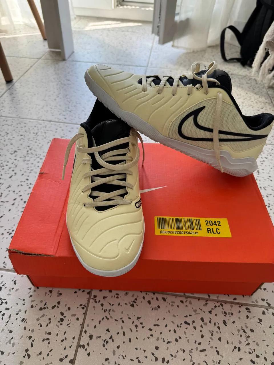 Футзалки Nike Tiempo Legend 10 размер 42.5