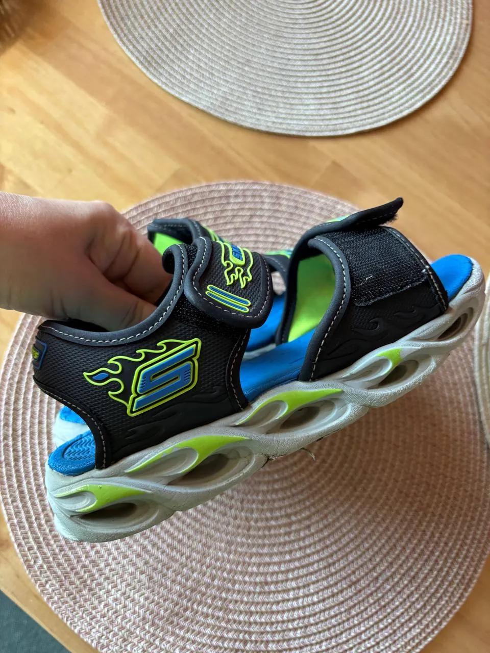 Детские сандалии Skechers с огоньками 35