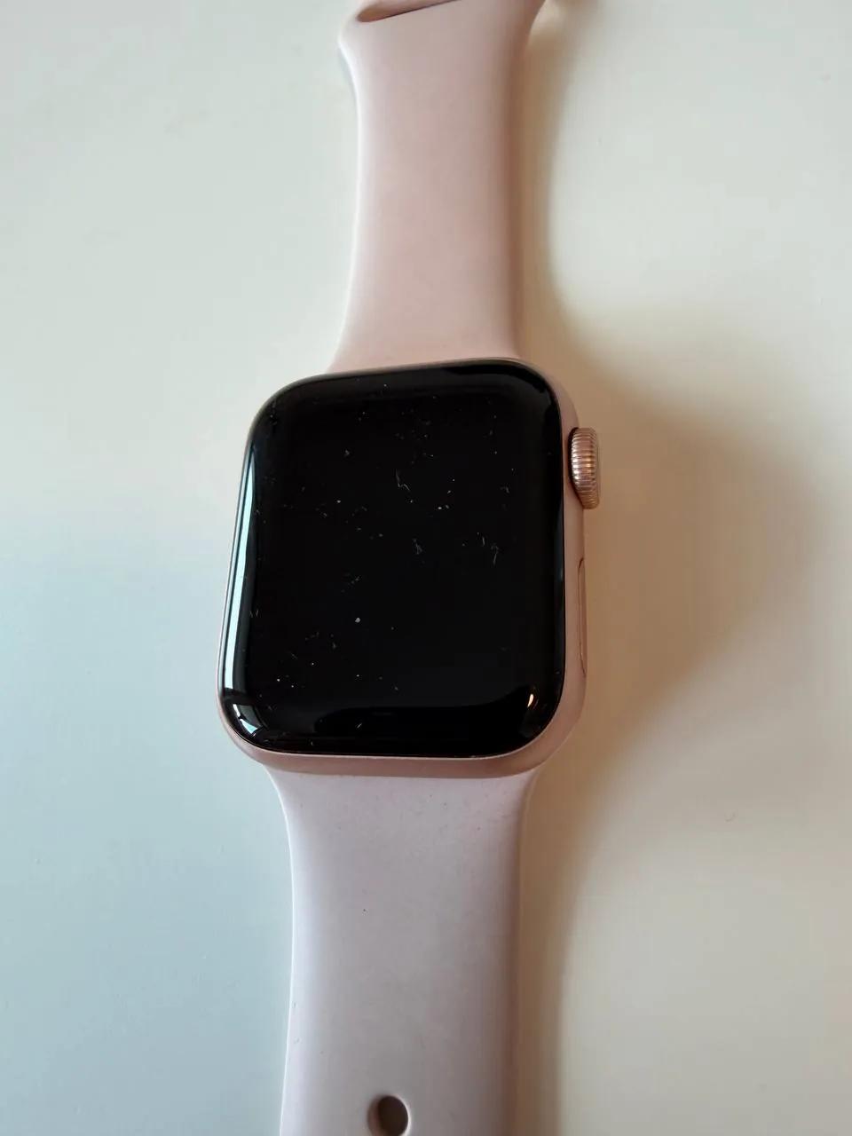 Apple Watch Series 5 и Nike Series 4 GPS
