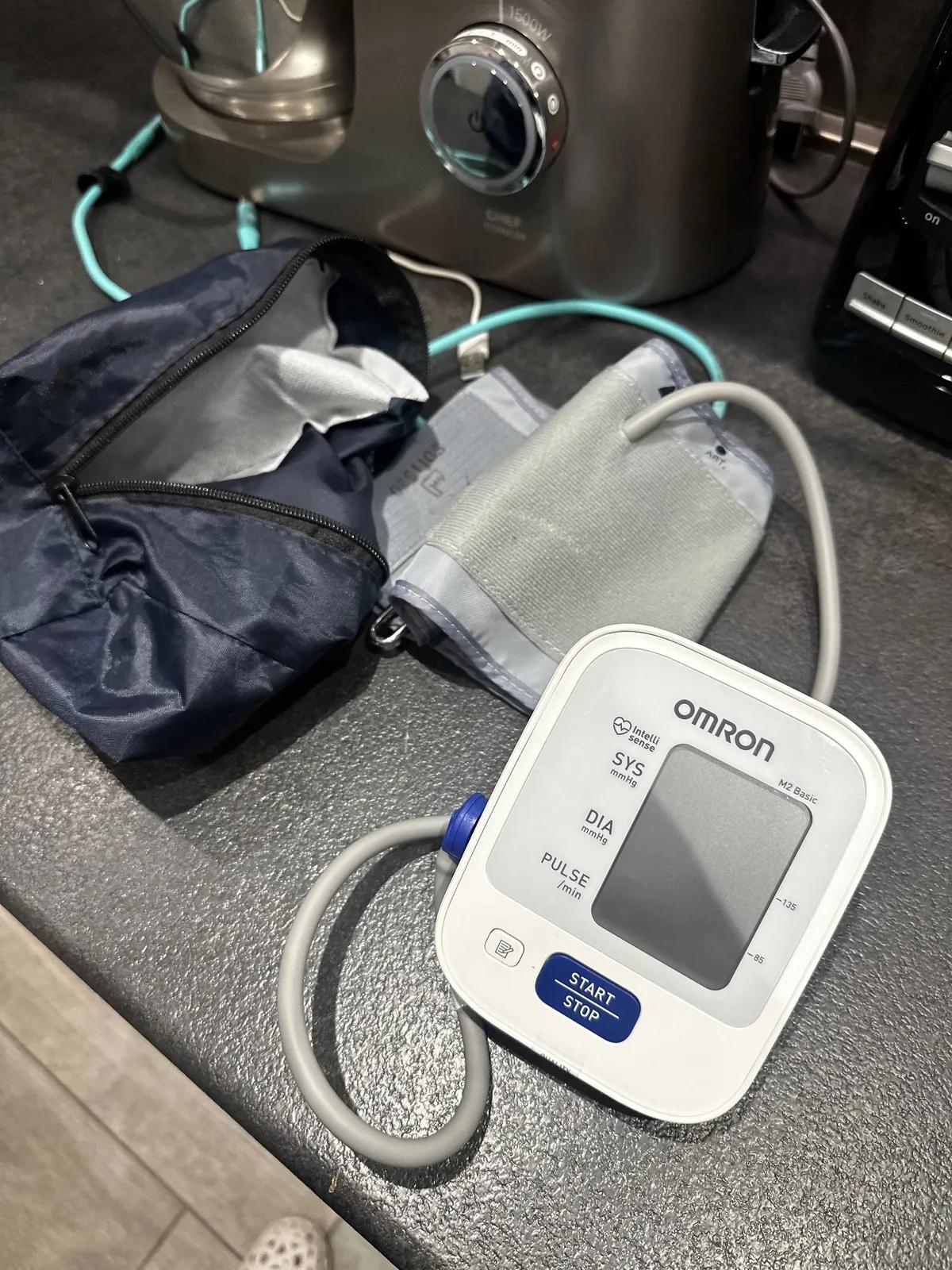 Тонометр Omron M2 Basic автоматический