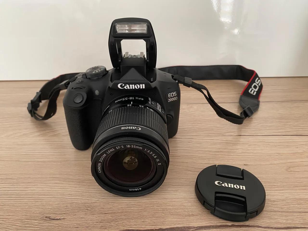 Зеркалка Canon EOS 2000D объектив комплект