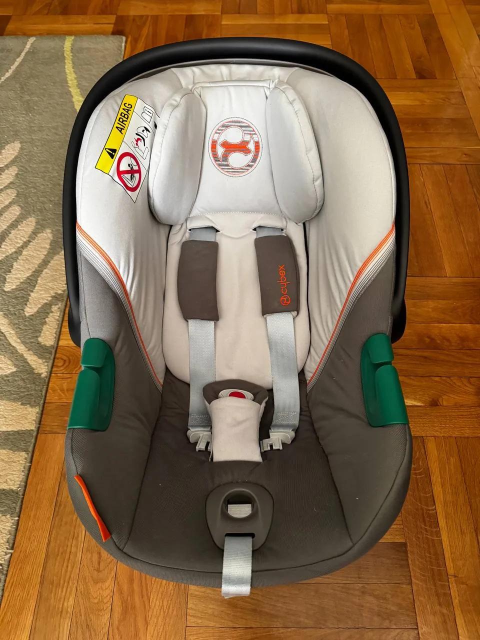 Детское автокресло Cybex Aton S2 с адаптерами