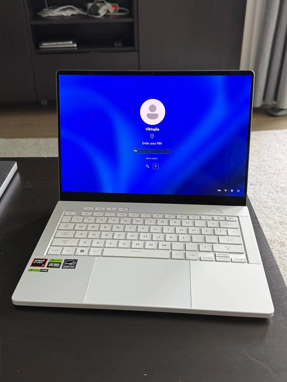ASUS ROG Zephyrus G14 GA403UV RTX 4060 32GB
