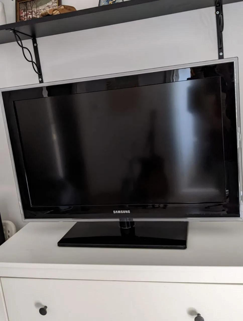 Телевизор Samsung LE32D550 32 дюйма