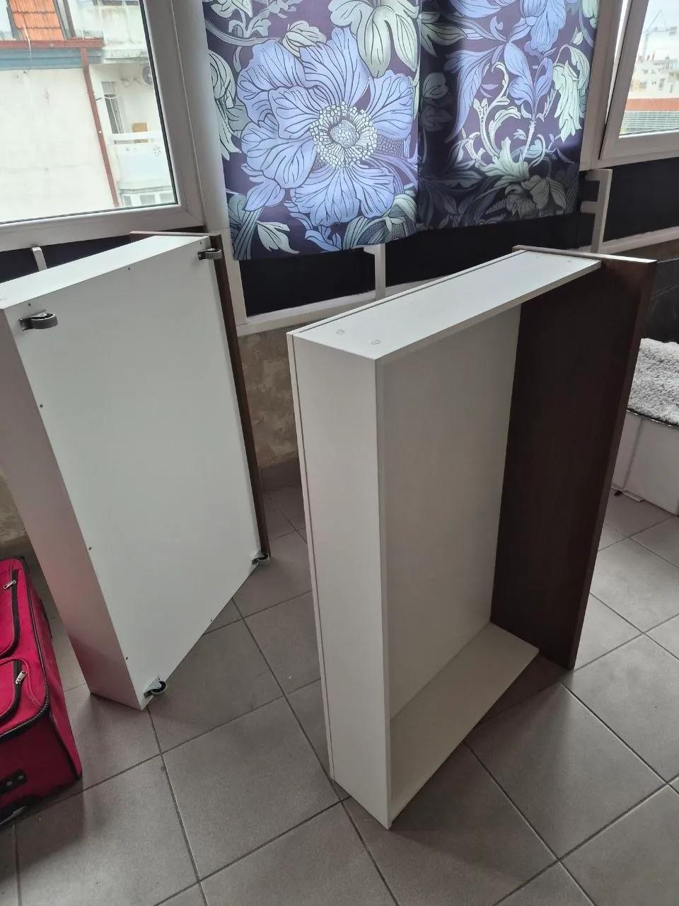2 полки под кровать MALM из икеи, но можно и под любым другим предметом мебели, где размеры подой...