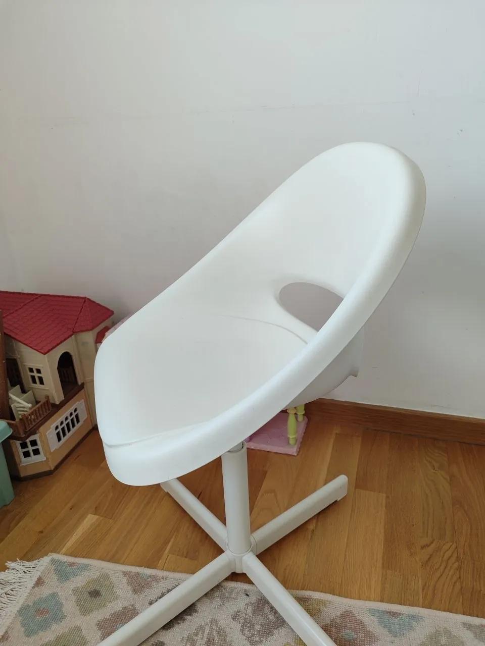 Детский стул IKEA и чемодан лот