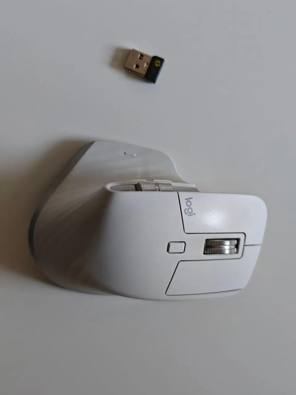 Мышь Logitech MX Master 3S серебристая