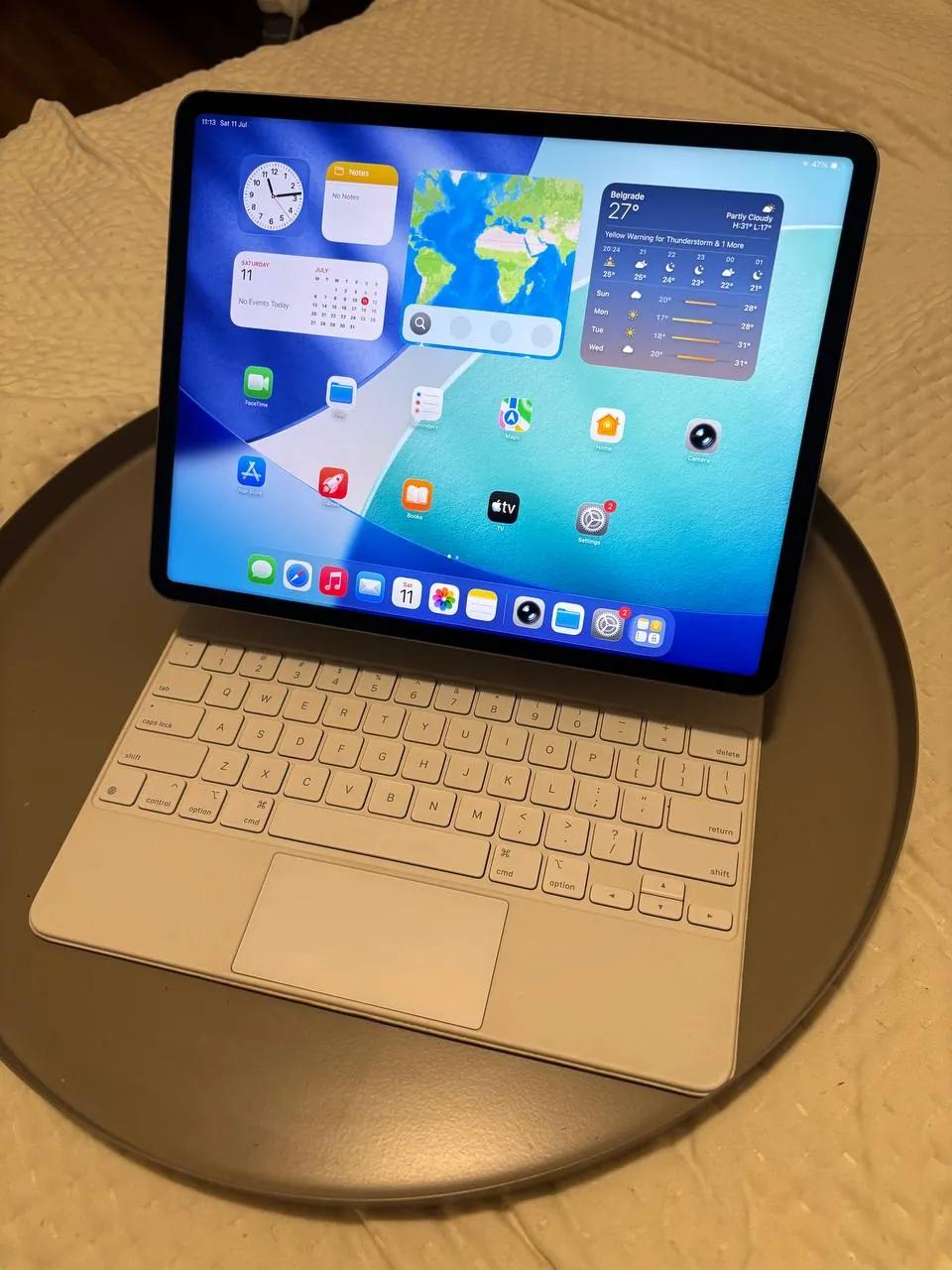 iPad Pro 13 M2 256GB и Magic Keyboard